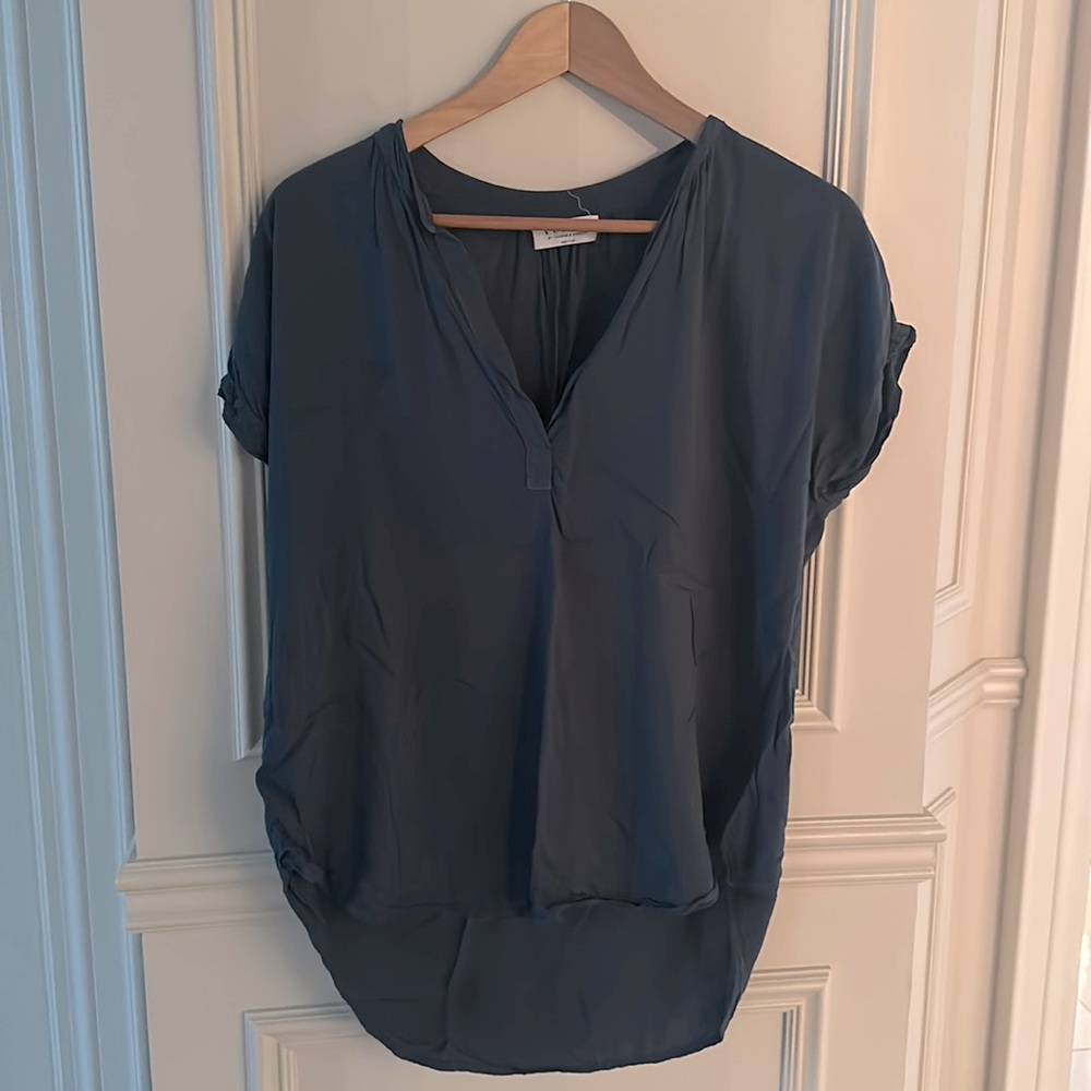 Velvet by Graham & Spencer sleeveless blouse, size medium